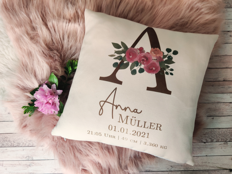 Personalisiertes Kissen mit Name und Geburtsdaten